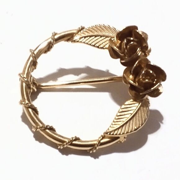 Vintage Gold Tone Rose Accented Mid Century Circle Pin Brooch - Picture 2 of 5